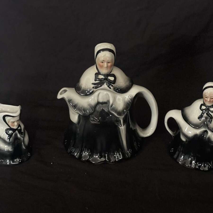 Vintage Ceramic Little Old Lady Tea Pot & Sugar bowl, milk jug Tony Wood